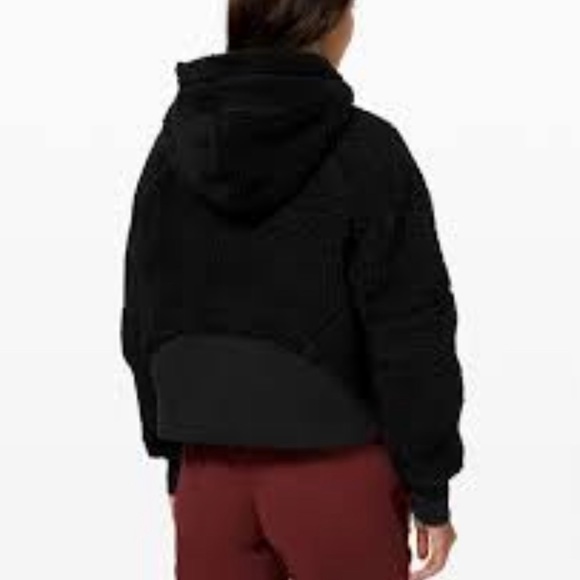 Lululemon Scuba half zip Sherpa - Picture 2 of 2
